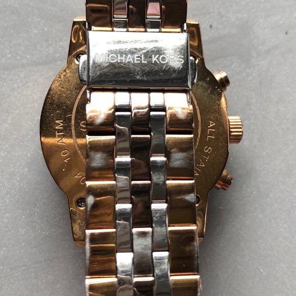 Micheal Kors Watch - Picture 5 of 5